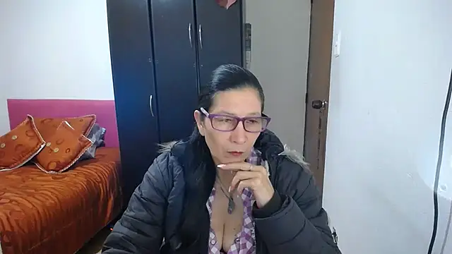 latin49 online show from June 2026 05:24:02 AM