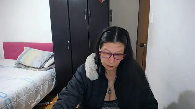 latin49 online show from June 2026 05:29:02 AM
