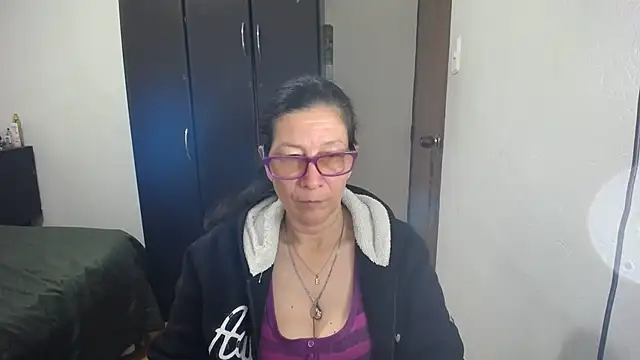 latin49 online show from April 2026 05:48:02 AM