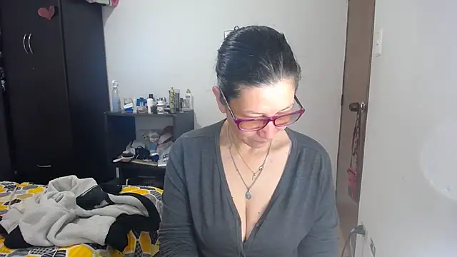 latin49 online show from November 2025 04:49:02 AM