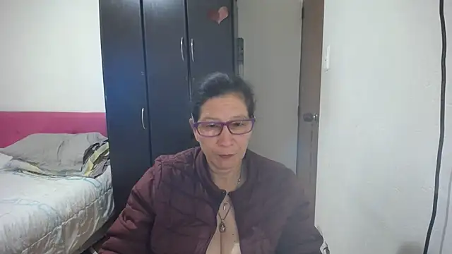 latin49 online show from June 2026 04:32:01 AM