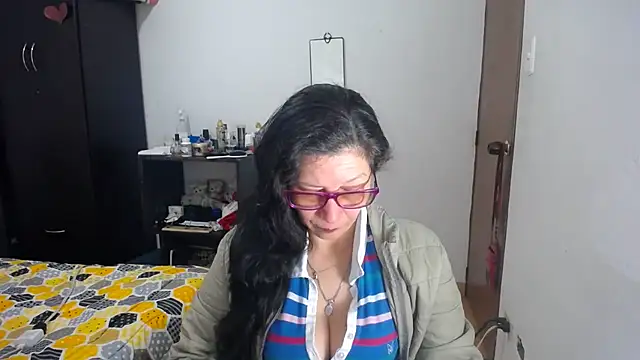 latin49 online show from November 2025 03:33:02 AM