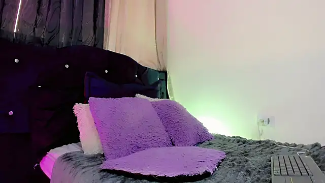 lesly xx online show from March 2026 09:38:02 PM