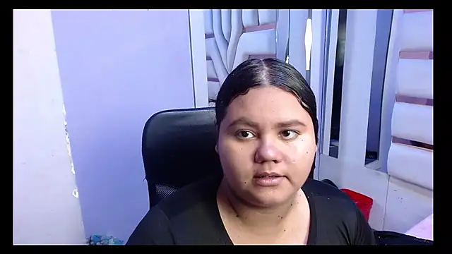 ValenTitis online show from November 2025 08:36:02 PM