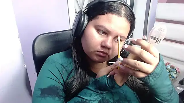 ValenTitis online show from October 2025 08:52:02 PM