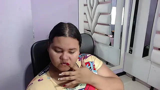 ValenTitis online show from November 2025 08:23:01 PM