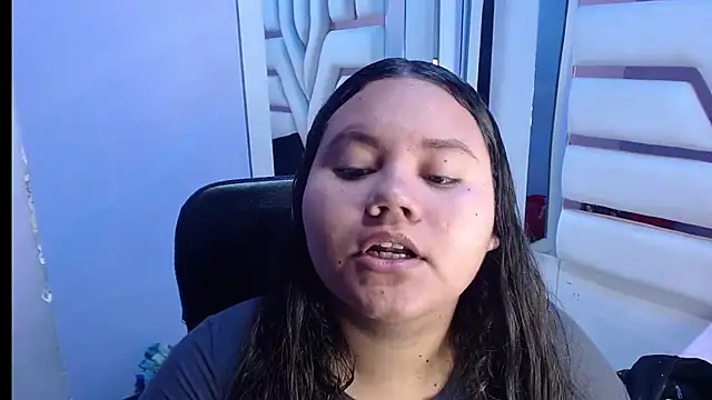 ValenTitis online show from December 2025 08:30:01 PM