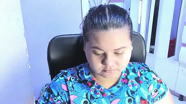 ValenTitis online show from November 2025 08:53:02 PM