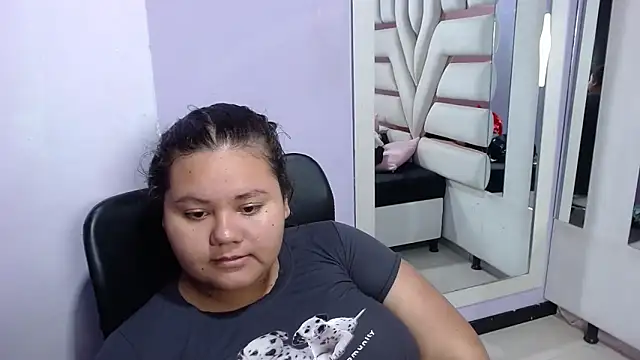 ValenTitis online show from October 2025 08:52:01 PM