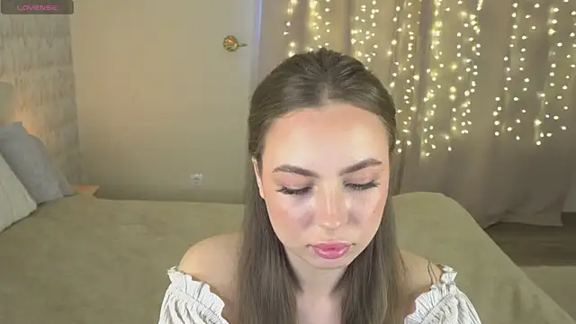 Snapshot of JackieMoonn chatting on November 2025 08:18:02 AM JackieMoonn online show from November 2025 08:18:02 AM