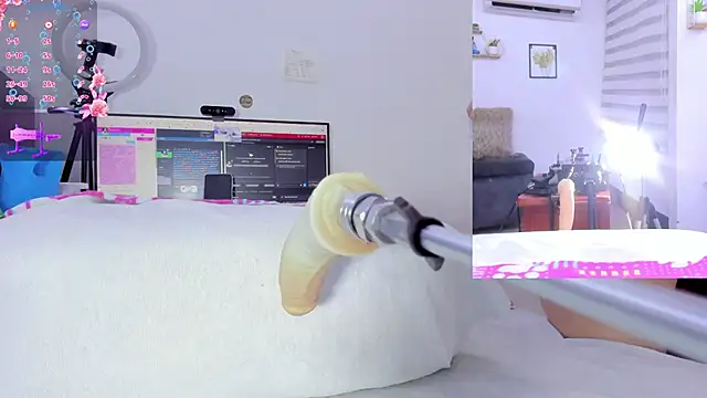 Soraya Davis online show from November 2025 09:14:01 AM