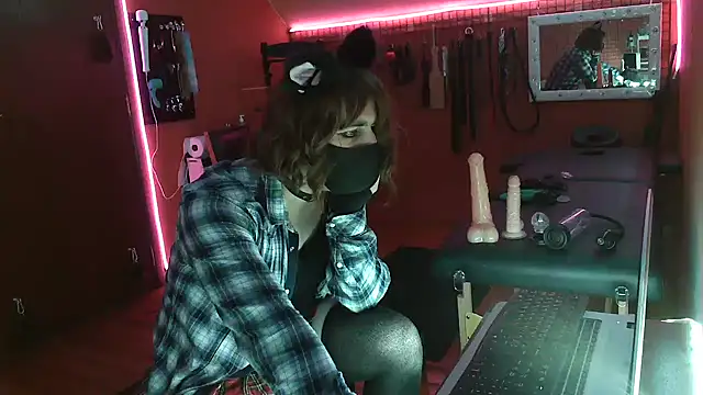 Snapshot of Ginny-the-bdsm-nympho chatting on December 2024 06:31:02 PM Ginny-the-bdsm-nympho online show from December 2024 06:31:02 PM