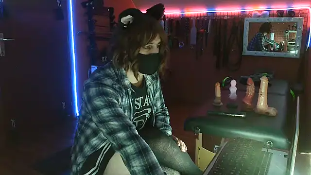Ginny-the-bdsm-nympho online show from May 2026 04:24:01 PM