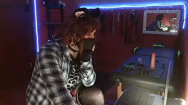 Snapshot of Ginny-the-bdsm-nympho chatting on October 2025 05:05:01 PM Ginny-the-bdsm-nympho online show from October 2025 05:05:01 PM