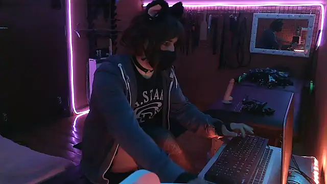 Snapshot of Ginny-the-bdsm-nympho chatting on November 2025 05:57:02 PM Ginny-the-bdsm-nympho online show from November 2025 05:57:02 PM