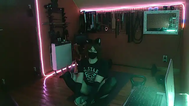 Ginny-the-bdsm-nympho online show from April 2026 05:19:02 PM