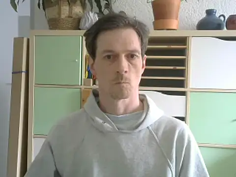 snowypaul11 online show from April 2026 12:42:01 PM