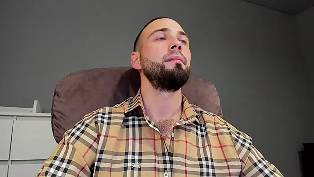 Snapshot of A_____________ chatting on September 2025 07:20:01 PM A online show from September 2025 07:20:01 PM