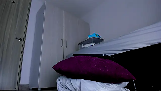 Skarleth69 online show from September 2025 09:04:02 PM