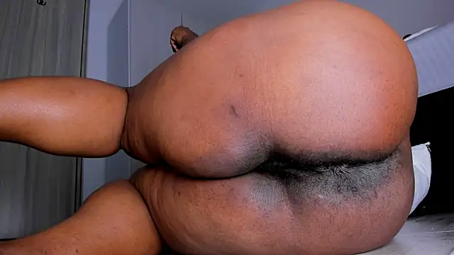 Skarleth69 online show from October 2025 02:32:01 AM