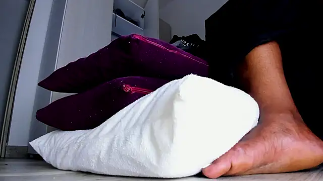 Skarleth69 online show from February 2026 03:27:02 AM