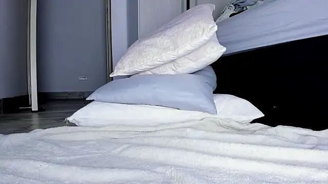 Skarleth69 online show from March 2026 11:47:01 AM