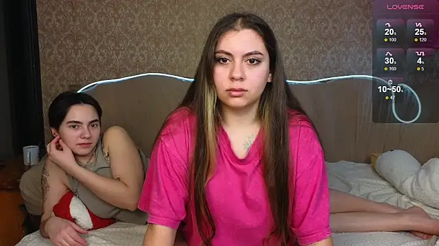 Snapshot of twobabesweet chatting on February 2025 05:26:02 AM twobabesweet online show from February 2025 05:26:02 AM