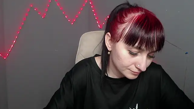 NinaFlawlees online show from March 2026 01:27:02 PM