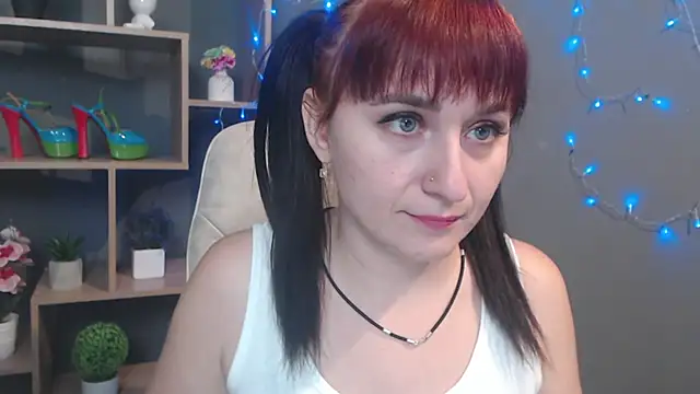 NinaFlawlees online show from November 2025 01:15:01 PM