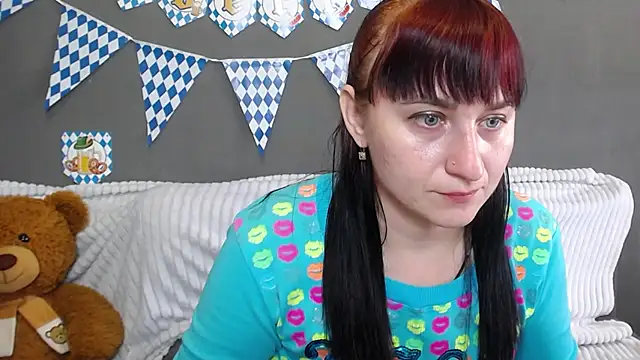 NinaFlawlees online show from September 2025 12:00:01 PM