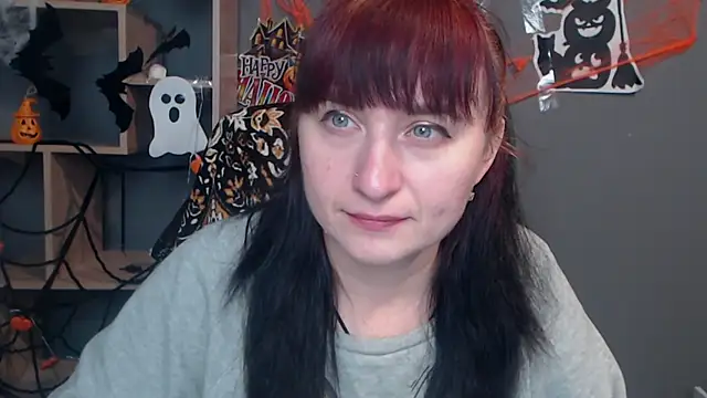 NinaFlawlees online show from October 2025 12:06:01 PM