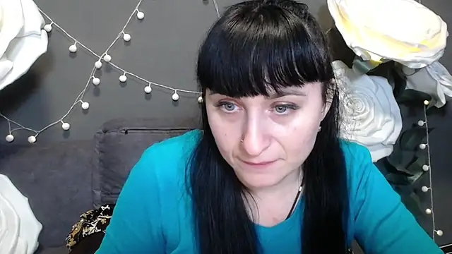 NinaFlawlees online show from November 2025 01:22:01 PM