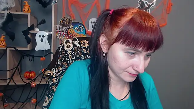 NinaFlawlees online show from October 2025 12:49:02 PM