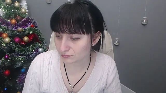 NinaFlawlees online show from December 2025 01:02:02 PM