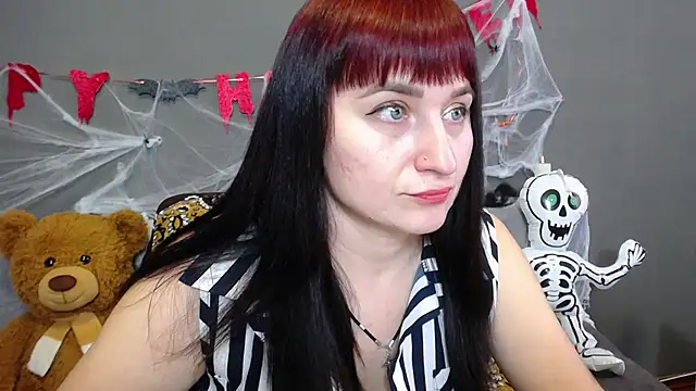 NinaFlawlees online show from October 2025 11:53:02 AM