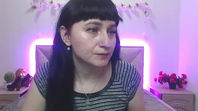 NinaFlawlees online show from May 2026 12:13:02 PM