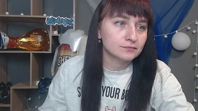 NinaFlawlees online show from October 2025 12:08:01 PM