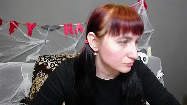 NinaFlawlees online show from October 2025 12:15:02 PM