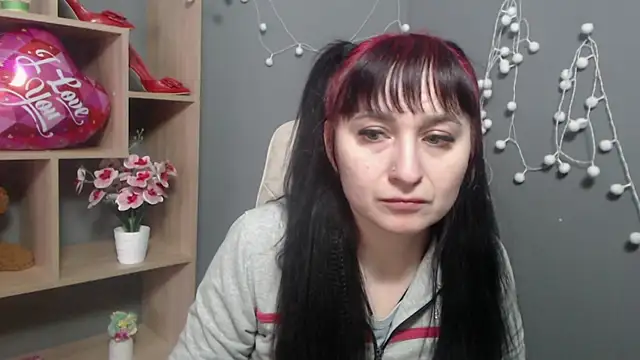 NinaFlawlees online show from February 2026 06:57:01 AM