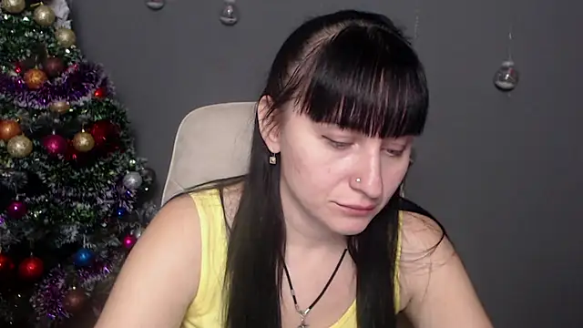 NinaFlawlees online show from December 2025 01:06:01 PM