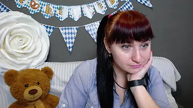 NinaFlawlees online show from October 2025 12:06:02 PM