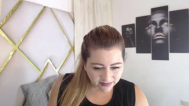 Danna Wester online show from February 2025 06:47:02 PM