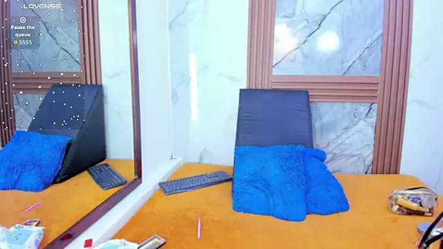 HannyMansonh online show from December 2025 03:57:01 AM