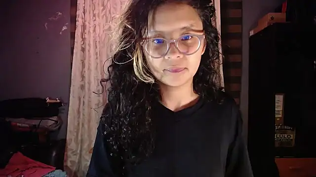 Snapshot of Hathorlove chatting on March 2026 06:43:02 AM Hathorlove online show from March 2026 06:43:02 AM