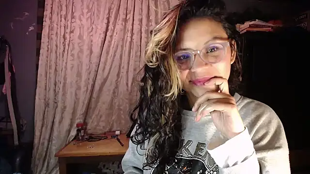 Snapshot of Hathorlove chatting on February 2026 06:47:02 AM Hathorlove online show from February 2026 06:47:02 AM