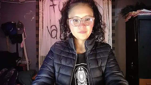 Snapshot of Hathorlove chatting on February 2026 04:10:02 AM Hathorlove online show from February 2026 04:10:02 AM