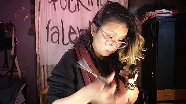 Snapshot of Hathorlove chatting on February 2026 07:05:01 AM Hathorlove online show from February 2026 07:05:01 AM