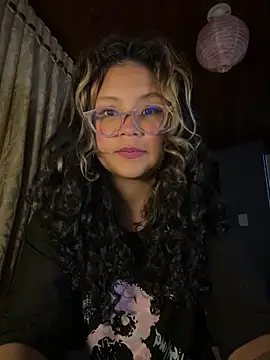 Snapshot of Hathorlove chatting on September 2025 12:21:02 AM Hathorlove online show from September 2025 12:21:02 AM