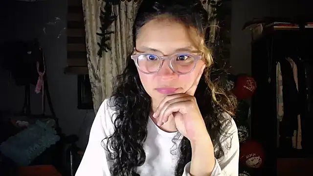 Hathorlove online show from December 2025 03:22:01 AM