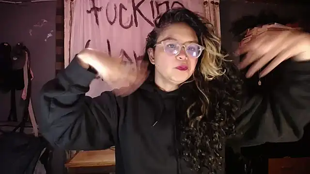 Snapshot of Hathorlove chatting on February 2026 07:06:02 AM Hathorlove online show from February 2026 07:06:02 AM